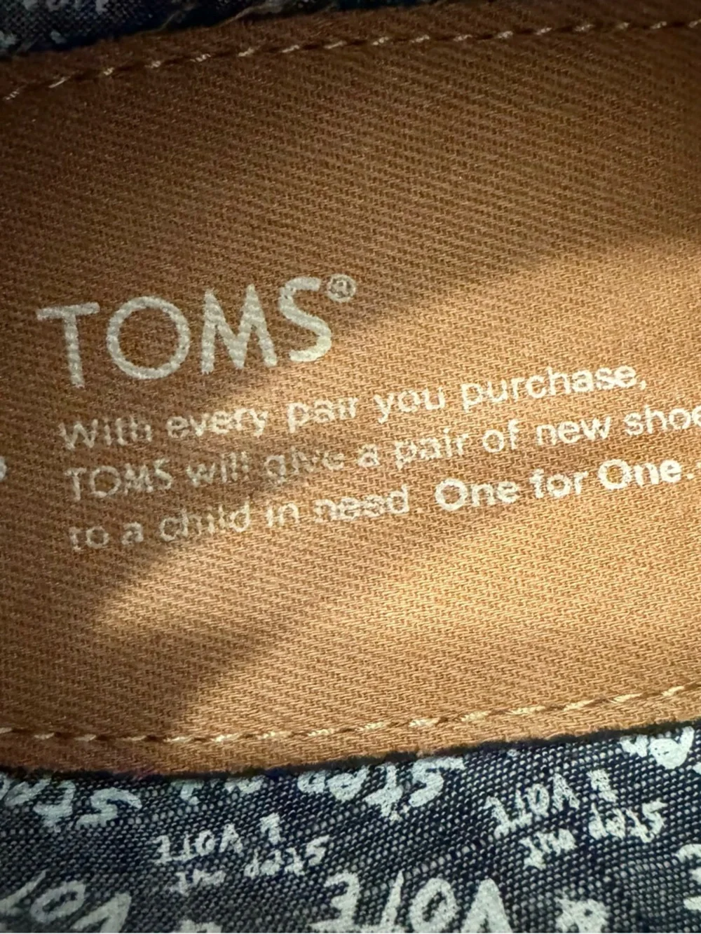 RARE Toms Navy Suede Get Out‎ & Vote Derby Shoes with Donkey Detail Size 9